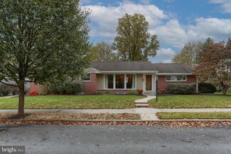 230 Cedar Ave, Hershey, PA 17033