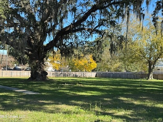 122 Bellman St, Biloxi, MS 39530