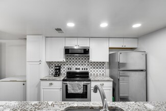 1032 E Redfield Rd, Tempe, AZ 85283