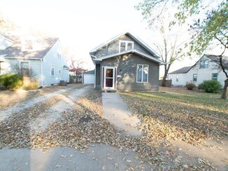 214 S Madison St, Hillsboro, KS 67063