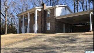 818 Meadowbrook Dr, Scottsboro, AL 35768