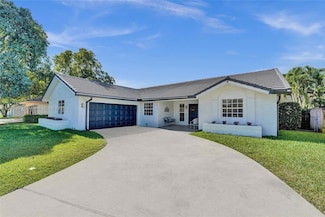 6935 W Wedgewood Ave, Davie, FL 33331