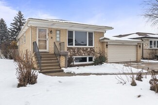 496 Pleasant Ln, Des Plaines, IL 60018
