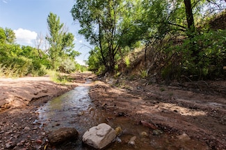 28 Glowing Star Rd, Santa Fe, NM 87506