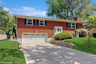 812 Kimberly Way, Lisle, IL 60532