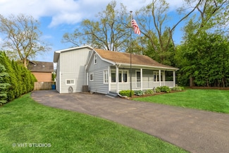 6N715 Gates Ave, Itasca, IL 60143