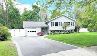 21 Salisbury Dr N, East Northport, NY 11731