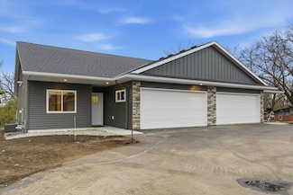 577 Main St W, Richmond, MN 56368