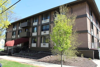 2025 E Greenwich Ave Unit 219, Milwaukee, WI 53211