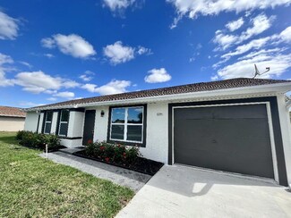 8390 Raymond Dr, Boynton Beach, FL 33472