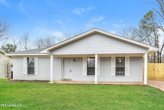 5210 Woody Dr, Horn Lake, MS 38637