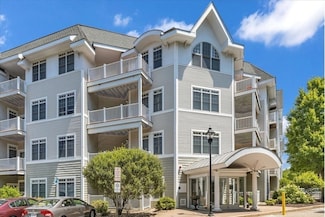 614 Pond St Unit 1303, Braintree, MA 02184