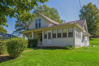 702 N 5th St, Guthrie Center, IA 50115