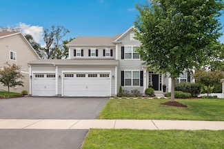 819 Heatherfield Cir, Naperville, IL 60565