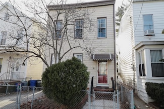 8730 110th St, Richmond Hill, NY 11418