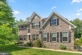 602 N Shore Dr, Glen Burnie, MD 21060