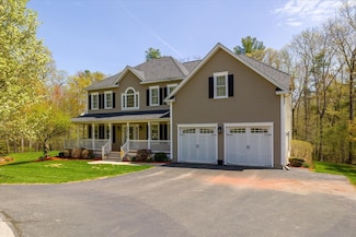 8 Willow Tree Ln, Charlton, MA 01507