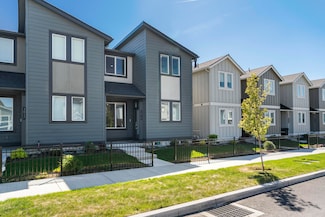 3015 NE Red Jasper Place, Bend, OR 97701