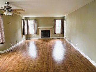 4427 Edinburg Ln, Hanover Park, IL 60133