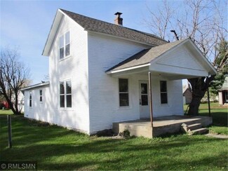 208 King St, Backus, MN 56435