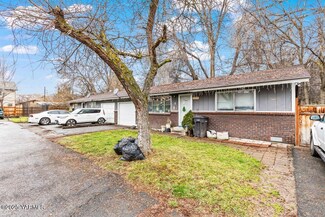 1404 1/2 S 16th Ave, Yakima, WA 98902