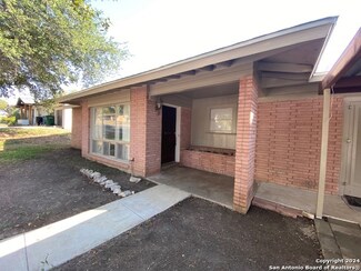 322 E Rampart Dr, San Antonio, TX 78216