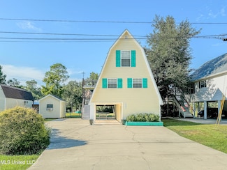 6085 Apache Dr, Kiln, MS 39556