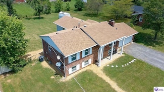 825 W Crocus Dr, Radcliff, KY 40160