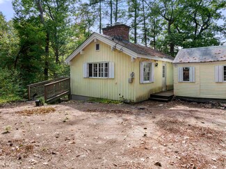 520 Leighton Ave N, Laconia, NH 03246