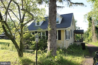 2042 Upper Ridge Rd, Green Lane, PA 18054