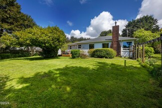 2325 NE Hays Ct, Yachats, OR 97498