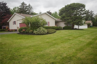 75 Towpath Ln, Rochester, NY 14618