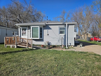 2004 Westside Dr, Council Bluffs, IA 51501