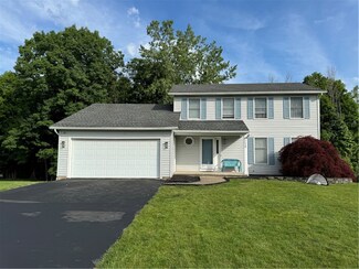 739 Bishops Ln, Webster, NY 14580