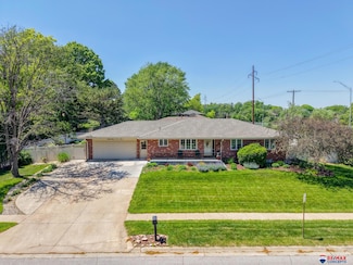 4301 S 61st St, Lincoln, NE 68516