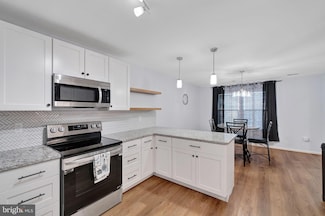 18077 Olde Port Ln, Triangle, VA 22172