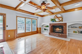 8346 Oakview Cir, Lenexa, KS 66215