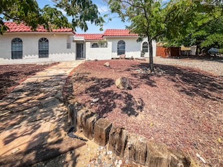 802 Pinetree Rd SE, Rio Rancho, NM 87124