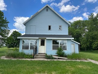 15494 355th St, Forest City, IA 50436