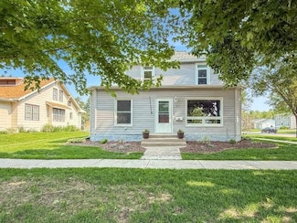227 E 2nd St, Blue Earth, MN 56013