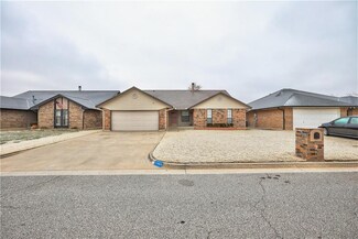 11869 SW 4th St, Yukon, OK 73099