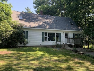 27 Bradford Rd, Wiscasset, ME 04578