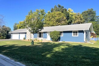 2900 W 112th St, Bloomington, MN 55431