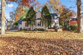 5509 Norwood Rd, Fairway, KS 66205