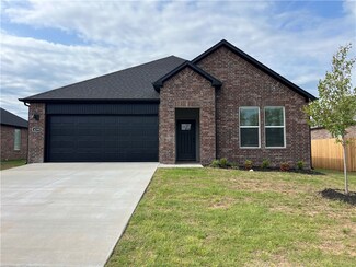 4299 Florentina Ave, Springdale, AR 72764