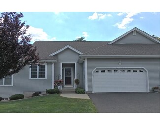 17 Pinecrest Dr Unit 17, Chicopee, MA 01020