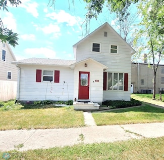 103 E 1st Ave S, Cavalier, ND 58220
