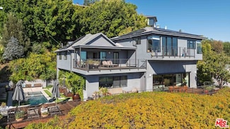 8951 St Ives Dr, Los Angeles, CA 90069