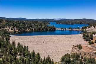 29521 Pine Ridge Dr, Cedar Glen, CA 92321
