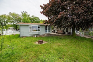 945-947 Bill of Rights Rd, Newbury Township, IN 46565